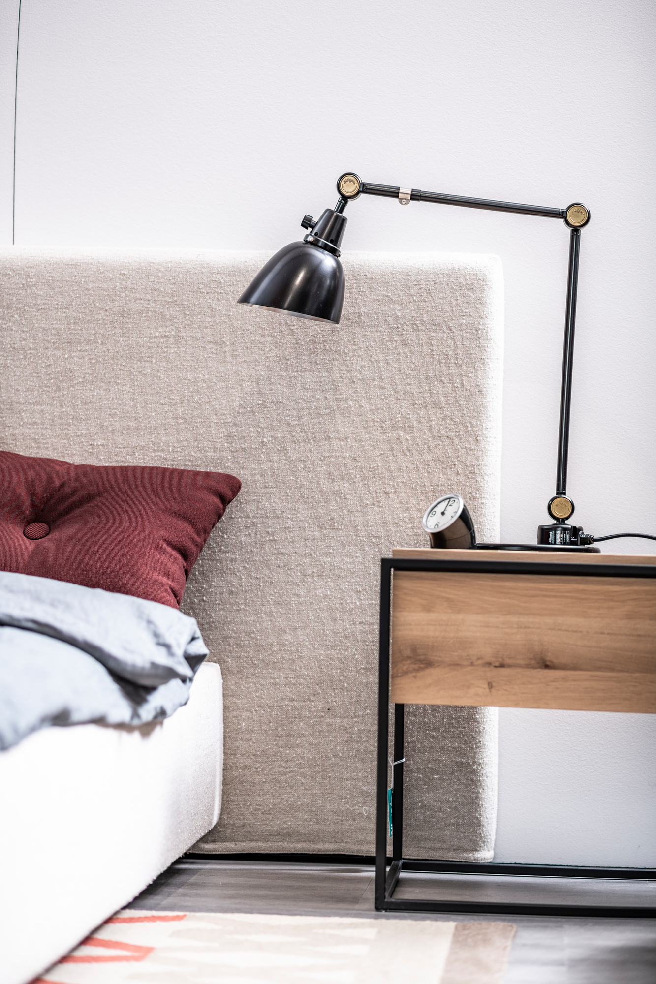Ethnicraft monolit shop side table